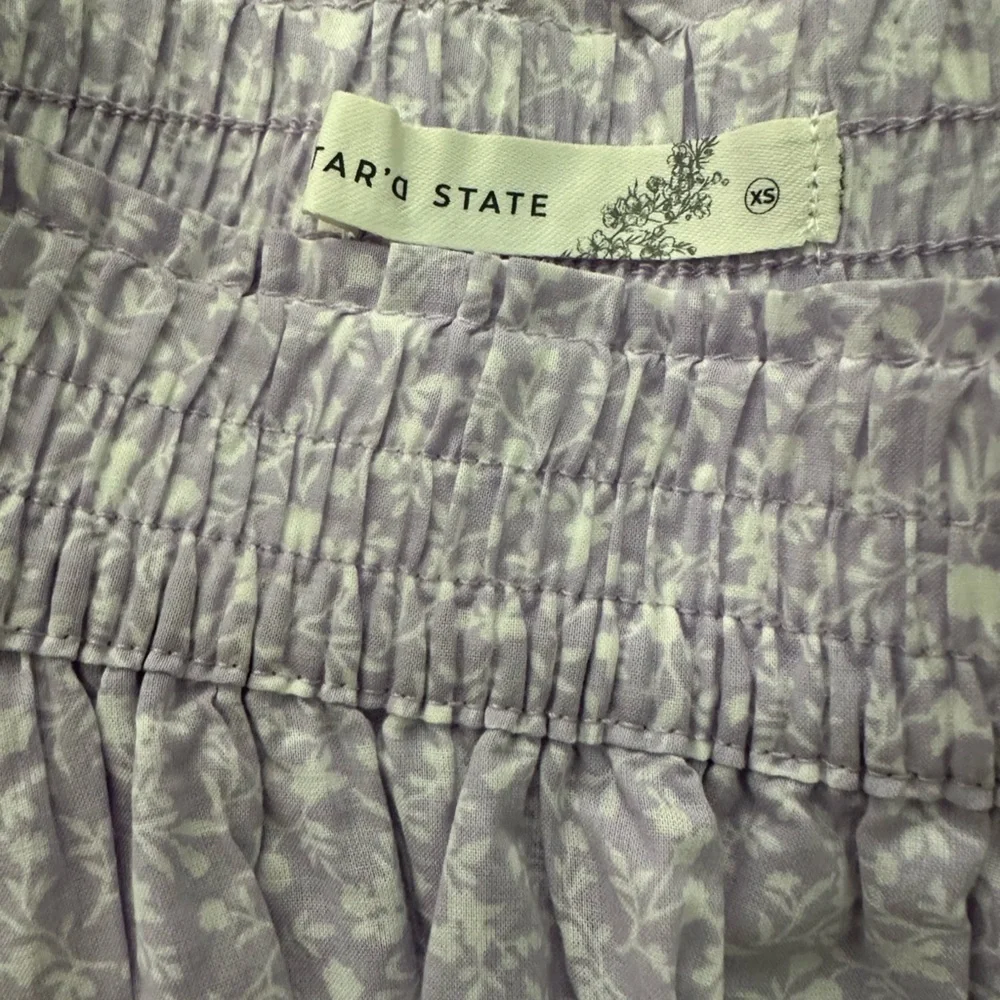 Altar’d State Raleigh Lace Ruffle Shorts - Picture 3 of 4